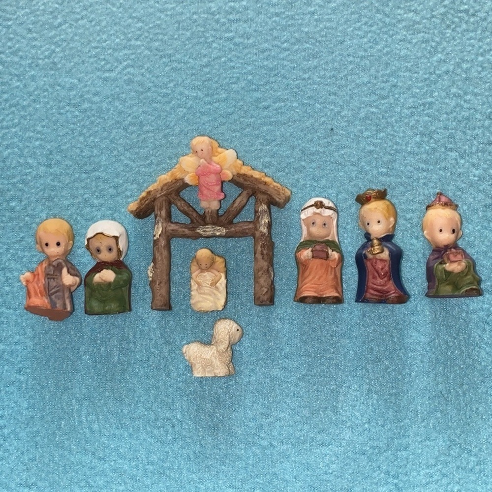 CHRISTMAS HOUSE NATIVITY miniature 8 piece very detailed vintage set NEW in box